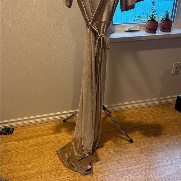 Wrap Gold Wrap Dress. Baltic born brand. Size medium. In great condition! - Picture 2 of 3
